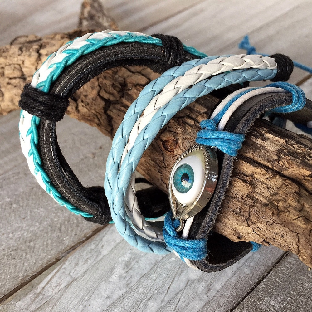 Women’s Wrap Bracelet.